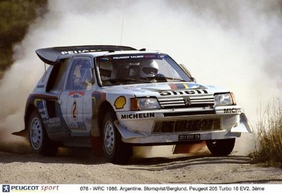 Stig Blomqvist - Bruno Berglund
6º Marlboro Rally de Argentina 1986. Peugeot 205 Turbo 16 E2 (311 FPF 75). Clasificado 3º.

Del 6 al 9 de Agosto, Buenos Aires - Cordoba, Argentina.
Superficie: tierra.

El Rally tenia un total de 2072.00 km de los que 624.35 km divididos en 27 tramos eran especiales, (una de ellas fue cancelada SS19 Tanti - Cuchilla Nevada de 30.59 km).

Tomaron la salida 150 equipos, finalizaron 50.@
Palabras clave: Stig_Blomqvist;Bruno_Berglund;Grupo_B;Peugeot;Turbo;Argentina;1986