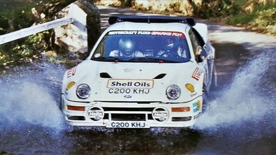 Mark Lovell - Roger Freeman
24º Tudor Webasto Manx International Rally 1986. Ford RS200 (C200 KHJ). Clasificado 3º.

Del 11 al 13 de Septiembre, Douglas, Isla de Man.
Superficie: asfalto.

El Rally tenia un total de 412.85 km cronometrados divididos en 30 tramos especiales (2 de ellos fueron cancelados SS13 Glen Roy de 7.43 km y SS25 West Baldwin de 17.28km)
.
Tomaron la salida 112 equipos, finalizaron 55.@
Palabras clave: ;Ford;RS200;Grupo_B;Manx;1986