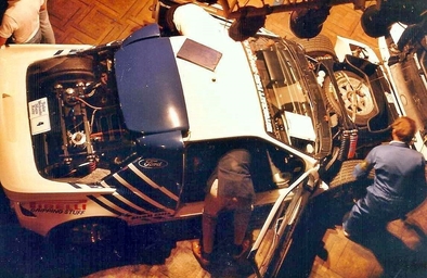 Asistencia del Equipo Ford Motor Co Ltd en el 24º Tudor Webasto Manx International Rally 1986
En el Ford RS200 (C200 KHJ) de Mark Lovell - Roger Freeman, clasificados 3º.

Del 11 al 13 de Septiembre, Douglas, Isla de Man.
Superficie: asfalto.

El Rally tenia un total de 412.85 km cronometrados divididos en 30 tramos especiales (2 de ellos fueron cancelados SS13 Glen Roy de 7.43 km y SS25 West Baldwin de 17.28km)
.
Tomaron la salida 112 equipos, finalizaron 55.@
Palabras clave: ;Ford;RS200;Grupo_B;Manx;1986;Asistencias