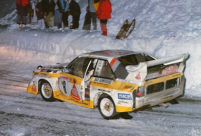 Hannu Mikkola - Arne Hertz
54º Rallye Automobile de Monte-Carlo 1986. Audi Sport Quattro S1 E2 (IN-NW 4). Clasificado 3º.

Del 18 al 24 de Enero, Monte-Carlo.
Superficie: asfalto - nieve.

El Rally tenía un total de 3984.00 km de los que 881.20 km divididos en 36 tramos eran especiales.

Tomaron la salida 156 equipos, finalizaron 65.@
Palabras clave: ;Audi;Sport;Quattro;Montecarlo;1986;Grupo_B