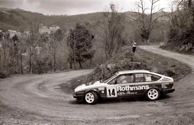 Yves Loubet - Jean-Marc Andrié
30º Rally Tour de Corse - Rallye de France 1986. Alfa Romeo GTV6 (2888 US 06). Clasificado 3º.

Del 1 al 3 de Mayo, Ajaccio, Córcega, Francia.
Superficie: asfalto.
El Rally tenia un total de 1551.00 km de los que 1122.34 km divididos en 30 tramos eran especiales. (4 de ellos fueron cancelados. SS12 Figarella - Cardo de 15.75 Km, SS18 Corte - Taverna de 26.84 Km, SS19 Moltifao - Speloncato de 38.16 Km y SS20 Corbara - Calenzana de 23.69 Km. Los 3 últimos por el fatal accidente de Henri y Sergio).
Tomaron la salida 122 equipos, finalizaron 31.

En esta edición habí­an 5 tramos de 50 o mas Km cronometrados, SS7 Cozzano - Col de la Serra de 50.84, SS8 Muracciole - Abbazia de 50.00, SS10 Pont d'Altiani - Pont St Laurent de 56.01, SS14 Prunelli - San Pancrazio de 55.67 y SS17 Campe Militaire - Corte de 58.14. Uno de mas de 70 km, SS23 Saint Roch - Suaricchio de 78.19, y otro, el último, SS30 Liamone - Suaricchio de 83.16 Km.

Aquí dejo los kilómetros de cada uno de los 30 tramos del Rally:

1ª ETAPA (01-Mayo-1986)
SS1 Verghia - Pont de la Masina de 38.09 km
SS2 Sainte Marie Sicche - Moca 1 de 23.96 km
SS3 Petreto - Aullene 1 de 20.03 km
SS4 Zerubia - Santa Giulia de 30.60 km
SS5 Sartene - Zonza de 44.23 km
SS6 Aullene - Zicavo de 25.59 km
SS7 Cozzano - Col de la Serra de 50.84 km
SS8 Muracciole - Abbazia de 50.00 km
SS9 Campo al Quarcio - Ponte de Noceta de 33.77 km
SS10 Pont d'Altiani - Pont St Laurent de 56.01 km
SS11 Ponte Rosso - Borgo de 42.29 km

TOTAL ETAPA 415.41 km

2ª ETAPA (02 Mayo-1986)
SS12 Figarella - Cardo (cancelado) de 15.75 km
SS13 Saint Florent - Col de San Stefano de 26.81 km
SS14 Prunelli - San Pancrazio de 55.67 km
SS15 Folelli - Santa Lucia di Moriani de 18.49 km
SS16 Moriani Plage - Orsoni de 20.10 km
SS17 Campe Militaire Corte de 58.14 km
SS18 Corte - Taverna (cancelado) de 26.84 km
SS19 Moltifao - Speloncato (cancelado) de 38.16 km
SS20 Corbara - Calenzana (cancelado) de 23.69 km

TOTAL ETAPA 283.65 km

3ª ETAPA (03-Mayo-1986)
SS21 Norte Dame de la Serra - Pont du Fango de 28.77 km
SS22 Fango - Ota de 48.59 km
SS23 Saint Roch - Suaricchio de 78.19 km
SS24 Tavera - Pont de Mezzana de 30.57 km
SS25 Sainte Marie Sicche - Moca 2 de 23.96 km
SS26 Petreto - Aullene 2 de 20.03 km
SS27 Sorbollano - Santa Giulia de 35.59 km
SS28 Calvese - Agosta Plage de 38.69 km
SS29 Plaine de Peri - Capiglioli de 35.73 km
SS30 Liamone - Suaricchio 83.16 km

TOTAL ETAPA 423.28 km.
SUMANDO LAS TRES ETAPAS, ESTAMOS HABLANDO DE 1122.34 KM CRONOMETRADOS... UNA SALVAJADA...@
Palabras clave: Yves_Loubet;Alfa_Romeo;Alfa_Romeo;Corcega;1986;Corse