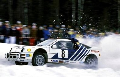 Karl-Erik (Kalle) Grundel - Benny Melander
36º Internacional Suecia Rally 1986. Ford RS200 (B200 Y00). Clasificado 3º.

Del 14 al 16 de Febrero, Karlstad, Suecia.
Superficie: nieve - hielo.

El Rally tenia un total de 1670.00 km de los que 556.79 km divididos en 30 tramos eran especiales.

Tomaron la salida 107 equipos, finalizaron 62.@
Palabras clave: Kalle_Grundel;Ford;RS200;Grupo_B;Suecia;1986;nieve