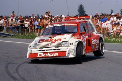 Marc Duez - Willy Lux
22º Rally 24 Heures dÂ´ Ypres / Ieper Westhoek 1986. MG Metro 6R4. Clasificado 3º.
Tomaron la salida 154 participantes, finalizaron 70.
Foto de Claudio Cavion.@@
Palabras clave: ;MG,Metro;Ypres;1986;Grupo_B