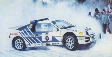 Karl-Erik (Kalle) Grundel - Benny Melander
36º Internacional Suecia Rally 1986. Ford RS200 (B200 Y00). Clasificado 3º.

Del 14 al 16 de Febrero, Karlstad, Suecia.
Superficie: nieve - hielo.

El Rally tenia un total de 1670.00 km de los que 556.79 km divididos en 30 tramos eran especiales.

Tomaron la salida 107 equipos, finalizaron 62.@
Palabras clave: Kalle_Grundel;Ford;Grupo_B;Suecia;1986;nieve