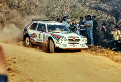 Jorge Recalde - Jorge del Buono
6º Marlboro Rally Argentina 1986. Lancia Delta S4 (TO 77890E). Clasificado 4º.

Del 6 al 9 de Agosto, Buenos Aires - Cordoba, Argentina.
Superficie: tierra.
 
El Rally tenia un total de 2072.00 km de los que 624.35 km divididos en 27 tramos eran especiales, (una de ellas fue cancelada SS19 Tanti - Cuchilla Nevada de 30.59 km).

Tomaron la salida 150 equipos, finalizaron 50.@
Palabras clave: Jorge_Recalde;Lancia;Delta;Argentina;Grupo_B;1986