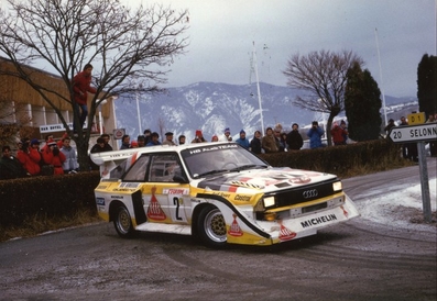 Walter Röhrl - Christian Geistdörfer
54º Rallye Automobile de Monte-Carlo 1986. Audi Sport Quattro S1 E2 (IN-NL 23). Clasificado 4º.

Del 18 al 24 de Enero, Monte-Carlo.
Superficie: asfalto - nieve.

El Rally tenía un total de 3984.00 km de los que 881.20 km divididos en 36 tramos eran especiales.

Tomaron la salida 156 equipos, finalizaron 65.

© Caludio Cavion
@
Palabras clave: Audi;Quattro;Walter_Röhrl;Grupo_B;Sport;Montecarlo;1986
