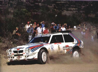 Jorge Recalde - Jorge del Buono
6º Marlboro Rally de Argentina 1986. Lancia Delta S4 (TO 77890E). Clasificado 4º.

Del 6 al 9 de Agosto, Buenos Aires - Cordoba, Argentina.
Superficie: tierra.

El Rally tenia un total de 2072.00 km de los que 624.35 km divididos en 27 tramos eran especiales, (una de ellas fue cancelada SS19 Tanti - Cuchilla Nevada de 30.59 km).

Tomaron la salida 150 equipos, finalizaron 50.@
Palabras clave: Jorge_Recalde;Lancia;Delta;Argentina;Grupo_B;1986