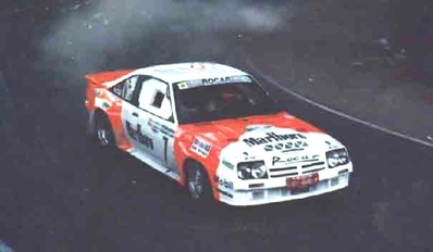 Carlos Alonso Lamberti - José Sarmiento
10º Rally Corte Inglés 1986. Opel Manta 400. Clasificado 5º.

Del 4 al 6 de Julio, Las Palmas de Gran Canaria, España.
Superficie: asfalto.

El Rally tenia un total de 693.00 km de los que 288.00 km divididos en 18 tramos eran especiales.

Tomaron la salida 70 equipos finalizaron 36.@@
Palabras clave: Lamberti;Jose_Sarmiento;Opel_Manta;Grupo_B;Corte_Ingles;Canarias;1986
