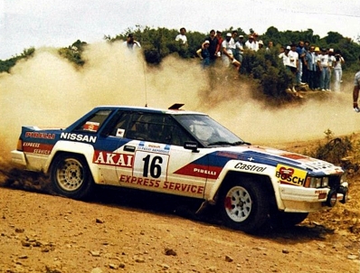 Stratis Hatzipanayiotou (Stratissino) - Kostas Fertakis
33º Acropolis Rally 1986. Nissan 240 RS (EA.XP. 16433). Clasificado 5º.

Del 2 al 4 de Junio, Atenas, Grecia.
Superficie: tierra.

El Rally tení­a un total de 1890.00 km de los que 572.13 km divididos en 46 tramos eran especiales (8 de ellas fueron cancelados SS8, SS9, SS10, SS14, SS16, SS21, SS36 y SS45)

Tomaron la salida 101 equipos, finalizaron 34.@
Palabras clave: Nissan;Grecia;Grupo_B;Acropolis;1986