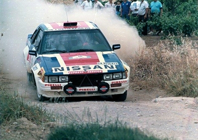 Stratis Hatzipanayiotou (Stratissino) - Kostas Fertakis
33º Acropolis Rally 1986. Nissan 240 RS (EA.XP. 16433). Clasificado 5º.

Del 2 al 4 de Junio, Atenas, Grecia.
Superficie: tierra.

El Rally tení­a un total de 1890.00 km de los que 572.13 km divididos en 46 tramos eran especiales (8 de ellas fueron cancelados SS8, SS9, SS10, SS14, SS16, SS21, SS36 y SS45)

Tomaron la salida 101 equipos, finalizaron 34.@
Palabras clave: Nissan;Grecia;Grupo_B;Acropolis;1986