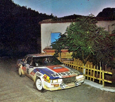Stratis Hatzipanayiotou (Stratissino) - Kostas Fertakis
33º Acropolis Rally 1986. Nissan 240 RS (EA.XP. 16433). Clasificado 5º.

Del 2 al 4 de Junio, Atenas, Grecia.
Superficie: tierra.

El Rally tení­a un total de 1890.00 km de los que 572.13 km divididos en 46 tramos eran especiales (8 de ellas fueron cancelados SS8, SS9, SS10, SS14, SS16, SS21, SS36 y SS45)

Tomaron la salida 101 equipos, finalizaron 34.@
Palabras clave: Nissan;Grecia;Grupo_B;Acropolis;1986