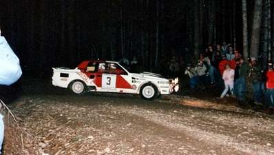 Björn Waldegård - Fred Gallagher
21º Toyota Olympus Rally 1986. Toyota Celica Twincam Turbo (K-AM 2510). Clasificado 5º.

Última aparición Oficial de los coches Grupo B en una prueba válida para el Mundial de Rallys.

De 4 al 7 de Diciembre, Tacoma - Tumwater, Washington, Estados Unidos.
Superficie: tierra.

El Rally tenía un total de 540.65 km cronometrados divididos en 40 tramos especiales (uno de ellos fue cancelado SS6 Taylor Towne de 14.76 km).

Tomaron la salida 50 equipos, finalizaron 25.@
Palabras clave: ;Toyota;Celica;TCT;Grupo_B;1986;Olympus;EE.UU