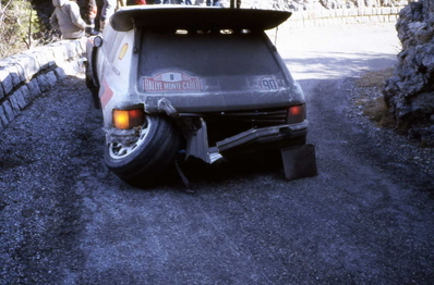 Bruno Saby - Jean-François Fauchille
54º Rallye Automobile de Monte-Carlo 1986. Peugeot 205 Turbo 16 E2 (26 FGV 75). Clasificado 6º.

Del 18 al 24 de Enero, Monte-Carlo.
Superficie: asfalto - nieve.

El Rally tenía un total de 3984.00 km de los que 881.20 km divididos en 36 tramos eran especiales.

Tomaron la salida 156 equipos, finalizaron 65.@
Palabras clave: ;Peugeot;T16;E2;Montecarlo;1986;crash;Grupo_B