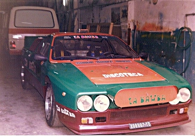 Manuel Rodriquez "El Vaquero" - Martin Padrón
10º Rally Corte Inglés 1986. Lancia Rally 037 (TO X98907). Clasificado 6º.

Lancia 037 decorado con los colores de la Discoteca "La Bamba".

Del 4 al 6 de Julio, Las Palmas de Gran Canaria, España.
Superficie: asfalto.

El Rally tenia un total de 693.00 km de los que 288.00 km divididos en 18 tramos eran especiales.

Tomaron la salida 70 equipos finalizaron 36.
Palabras clave: ;Canarias;Corte_Ingles;Lancia;Grupo_B