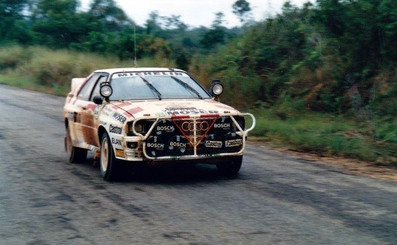 Wilfried Wiedner - Franz Zehetner
18º Rallye Cote d'Ivoire 1986. Audi Quattro A2 (L 33.366). Clasificado 6º.
MIG Linz

Del 24 al 27 de Septiembre, Yamoussoukro, Costa de Marfil.
Superficie: tierra.

El Rally tenia un total de 3763 km con 73 controles horarios.

Tomaron la salida 49 equipos, finalizaron 11.@
Palabras clave: Audi;Quattro;Costa_Marfil;1986;Grupo_B