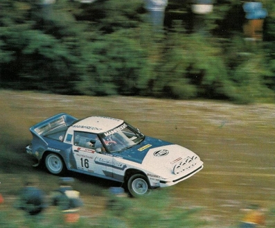 Neil Allport - Rodger Freeth
16º AWA Clarion Rally de Nueva Zelanda 1986. Mazda RX 7. Clasificado 6º.

Del 5 al 8 de Julio, Auckland, Nueva Zelanda.
Superficie: tierra.

El Rally tenia un total de 1980 km de los que 597.76 km divididos en 35 tramos eran especiales, (uno de ellos fue cancelado SS26 Kawerau Forest de 26.73 Km).

Se inscribieron 55 equipos, tomaron la salida 52, finalizaron 40.@
Palabras clave: Neil_Allport;Mazda;RX7;Mazda;Nueva_Zelanda;Grupo_B;1986