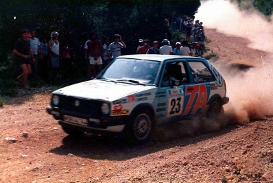 Kenneth Eriksson - Peter Diekmann
33º Acropolis Rally 1986. Volkswagen Golf II GTi 16V (WOB-AZ 344). Clasificado 7º.

Del 2 al 4 de Junio, Atenas, Grecia.
Superficie: tierra.

El Rally tení­a un total de 1890.00 km de los que 572.13 km divididos en 46 tramos eran especiales (8 de ellas fueron cancelados SS8, SS9, SS10, SS14, SS16, SS21, SS36 y SS45)

Tomaron la salida 101 equipos, finalizaron 34.@
Palabras clave: ;Golf;Volkswagen;Grecia;Acropolis;1986