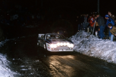 Salvador Servià i Costa  - Jordi Sabater
54º Rallye Automobile de Monte-Carlo 1986. Lancia Rally 037 (TO Y67908). Clasificado 7º y 1º sin tracción total.

Del 18 al 24 de Enero, Monte-Carlo.
Superficie: asfalto - nieve.

El Rally tenía un total de 3984.00 km de los que 881.20 km divididos en 36 tramos eran especiales.

Tomaron la salida 156 equipos, finalizaron 65.@
Palabras clave: Salvador_Servia;Lancia;Rally;Montecarlo;1986;Grupo_B
