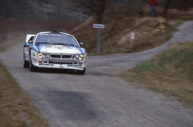 Salvador Servià i Costa  - Jordi Sabater
54º Rallye Automobile de Monte-Carlo 1986. Lancia Rally 037 (TO Y67908). Clasificado 7º y 1º sin tracción total.

Del 18 al 24 de Enero, Monte-Carlo.
Superficie: asfalto - nieve.

El Rally tenía un total de 3984.00 km de los que 881.20 km divididos en 36 tramos eran especiales.

Tomaron la salida 156 equipos, finalizaron 65.@
Palabras clave: Salvador_Servia;Lancia;Rally;Montecarlo;1986;Grupo_B