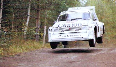 Per Eklund - Dave Whittock
36º Rally 1000 Lagos 1986. MG Metro 6R4 (C805 FFC). Clasificado 7º.

Del 5 al 7 de Septiembre, Jyväskylä, Finlandia.
Superficie: tierra.

El Rally tenia un total de 1344.89 km de los que 389.97 km divididos en 48 tramos eran especiales, (una de ellas fue cancelada SS8 Savo de 8.11 Km).

Se inscribieron 169 equipos, tomaron la salida 164, finalizaron 81.
Palabras clave: ;MG;Metro;Grupo_B;Finlandia;1986;