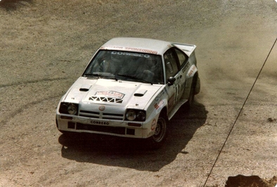 Giovanni Recordati - Freddy Delorme
20º Rallye de Portugal Vinho do Porto 1986. Opel Manta 400 (TO 873880). Clasificado 8º.

Del 5 al 8 de Marzo, Estoril, Portugal.
Superficie: asfalto - tierra.
El Rallye tenía un total de 2,428.47 km de los que 703.50 km divididos en 48 tramos eran especiales.
9 de ellos fueron cancelados, los dos primeros una vez ya comenzados, SS1 Lagoa Azul 1 de 5.00 km, donde sucedió el accidente de Joaquim Santos y su Ford RS200, SS2 Peninha1 de 6.50 km (solo pasaron hasta el dorsal 14, el de Joaquim Santos era el dorsal 15), SS3 Sintra 1 de 10.50 km, SS4 Lagoa Azul 2 de 5.00 km, SS5 Peninha 2 de 6.50 km, SS6 Sintra 2 de 10.50 km, SS7 Lagoa Azul 3 de 5.00 km, SS8 Peninha 3 de 6.50 km, SS9 Sintra 3 de 10.50 km.
Tomaron la salida 111 equipos, finalizaron 35.

Todos los equipos 