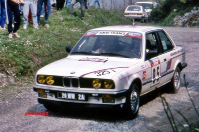 Patrick Bernardini - Jose Bernardini
30º Tour de Corse 1986 - Rallye de France 1986. BMW 325i (20 WW 2A). Clasificado 11º.

Del 1 al 3 de Mayo, Ajaccio, Córcega, Francia.
Superficie: asfalto.

El Rally tenia un total de 1551.00 km de los que 1122.34 km divididos en 30 tramos eran especiales. (4 de ellos fueron cancelados. SS12 Figarella - Cardo de 15.75 Km, SS18 Corte - Taverna de 26.84 Km, SS19 Moltifao - Speloncato de 38.16 Km y SS20 Corbara - Calenzana de 23.69 Km. Los 3 últimos por el fatal accidente de Henri y Sergio).
Tomaron la salida 122 equipos, finalizaron 31.

En esta edición habí­an 5 tramos de 50 o mas Km cronometrados, SS7 Cozzano - Col de la Serra de 50.84, SS8 Muracciole - Abbazia de 50.00, SS10 Pont d'Altiani - Pont St Laurent de 56.01, SS14 Prunelli - San Pancrazio de 55.67 y SS17 Campe Militaire - Corte de 58.14. Uno de mas de 70 km, SS23 Saint Roch - Suaricchio de 78.19, y otro, el último, SS30 Liamone - Suaricchio de 83.16 Km.

Aquí dejo los kilómetros de cada uno de los 30 tramos del Rally:

1ª ETAPA (01-Mayo-1986)
SS1 Verghia - Pont de la Masina de 38.09 km
SS2 Sainte Marie Sicche - Moca 1 de 23.96 km
SS3 Petreto - Aullene 1 de 20.03 km
SS4 Zerubia - Santa Giulia de 30.60 km
SS5 Sartene - Zonza de 44.23 km
SS6 Aullene - Zicavo de 25.59 km
SS7 Cozzano - Col de la Serra de 50.84 km
SS8 Muracciole - Abbazia de 50.00 km
SS9 Campo al Quarcio - Ponte de Noceta de 33.77 km
SS10 Pont d'Altiani - Pont St Laurent de 56.01 km
SS11 Ponte Rosso - Borgo de 42.29 km

TOTAL ETAPA 415.41 km

2ª ETAPA (02 Mayo-1986)
SS12 Figarella - Cardo (cancelado) de 15.75 km
SS13 Saint Florent - Col de San Stefano de 26.81 km
SS14 Prunelli - San Pancrazio de 55.67 km
SS15 Folelli - Santa Lucia di Moriani de 18.49 km
SS16 Moriani Plage - Orsoni de 20.10 km
SS17 Campe Militaire Corte de 58.14 km
SS18 Corte - Taverna (cancelado) de 26.84 km
SS19 Moltifao - Speloncato (cancelado) de 38.16 km
SS20 Corbara - Calenzana (cancelado) de 23.69 km

TOTAL ETAPA 283.65 km

3ª ETAPA (03-Mayo-1986)
SS21 Norte Dame de la Serra - Pont du Fango de 28.77 km
SS22 Fango - Ota de 48.59 km
SS23 Saint Roch - Suaricchio de 78.19 km
SS24 Tavera - Pont de Mezzana de 30.57 km
SS25 Sainte Marie Sicche - Moca 2 de 23.96 km
SS26 Petreto - Aullene 2 de 20.03 km
SS27 Sorbollano - Santa Giulia de 35.59 km
SS28 Calvese - Agosta Plage de 38.69 km
SS29 Plaine de Peri - Capiglioli de 35.73 km
SS30 Liamone - Suaricchio 83.16 km

TOTAL ETAPA 423.28 km.
SUMANDO LAS TRES ETAPAS, ESTAMOS HABLANDO DE 1122.34 KM CRONOMETRADOS... UNA SALVAJADA...
Palabras clave: BMW;Corse;Corcega;1986