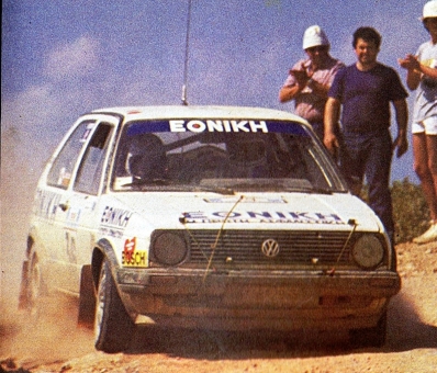 Pavlos Moschoutis - "Silef"
33º Acropolis Rally 1986. Volkswagen Golf GTI. Clasificado 15º.

Del 2 al 4 de Junio, Atenas, Grecia.
Superficie: tierra.

El Rally tení­a un total de 1890.00 km de los que 572.13 km divididos en 46 tramos eran especiales (8 de ellas fueron cancelados SS8, SS9, SS10, SS14, SS16, SS21, SS36 y SS45)

Tomaron la salida 101 equipos, finalizaron 34.
Palabras clave: Volkswagen;Golf;GTI;Grecia;Acropolis;1986