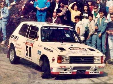 Jean-Jacques Ceccaldi - Christian Farinacci
30º Tour de Corse 1986 - Rallye de France 1986. Talbot Samba Rallye (929 DH 21). Clasificado 16º.

Del 1 al 3 de Mayo, Ajaccio, Córcega, Francia.
Superficie: asfalto.

El Rally tenia un total de 1551.00 km de los que 1122.34 km divididos en 30 tramos eran especiales. (4 de ellos fueron cancelados. SS12 Figarella - Cardo de 15.75 Km, SS18 Corte - Taverna de 26.84 Km, SS19 Moltifao - Speloncato de 38.16 Km y SS20 Corbara - Calenzana de 23.69 Km. Los 3 últimos por el fatal accidente de Henri y Sergio).
Tomaron la salida 122 equipos, finalizaron 31.

En esta edición habí­an 5 tramos de 50 o mas Km cronometrados, SS7 Cozzano - Col de la Serra de 50.84, SS8 Muracciole - Abbazia de 50.00, SS10 Pont d'Altiani - Pont St Laurent de 56.01, SS14 Prunelli - San Pancrazio de 55.67 y SS17 Campe Militaire - Corte de 58.14. Uno de mas de 70 km, SS23 Saint Roch - Suaricchio de 78.19, y otro, el último, SS30 Liamone - Suaricchio de 83.16 Km.

Aquí dejo los kilómetros de cada uno de los 30 tramos del Rally:

1ª ETAPA (01-Mayo-1986)
SS1 Verghia - Pont de la Masina de 38.09 km
SS2 Sainte Marie Sicche - Moca 1 de 23.96 km
SS3 Petreto - Aullene 1 de 20.03 km
SS4 Zerubia - Santa Giulia de 30.60 km
SS5 Sartene - Zonza de 44.23 km
SS6 Aullene - Zicavo de 25.59 km
SS7 Cozzano - Col de la Serra de 50.84 km
SS8 Muracciole - Abbazia de 50.00 km
SS9 Campo al Quarcio - Ponte de Noceta de 33.77 km
SS10 Pont d'Altiani - Pont St Laurent de 56.01 km
SS11 Ponte Rosso - Borgo de 42.29 km

TOTAL ETAPA 415.41 km

2ª ETAPA (02 Mayo-1986)
SS12 Figarella - Cardo (cancelado) de 15.75 km
SS13 Saint Florent - Col de San Stefano de 26.81 km
SS14 Prunelli - San Pancrazio de 55.67 km
SS15 Folelli - Santa Lucia di Moriani de 18.49 km
SS16 Moriani Plage - Orsoni de 20.10 km
SS17 Campe Militaire Corte de 58.14 km
SS18 Corte - Taverna (cancelado) de 26.84 km
SS19 Moltifao - Speloncato (cancelado) de 38.16 km
SS20 Corbara - Calenzana (cancelado) de 23.69 km

TOTAL ETAPA 283.65 km

3ª ETAPA (03-Mayo-1986)
SS21 Norte Dame de la Serra - Pont du Fango de 28.77 km
SS22 Fango - Ota de 48.59 km
SS23 Saint Roch - Suaricchio de 78.19 km
SS24 Tavera - Pont de Mezzana de 30.57 km
SS25 Sainte Marie Sicche - Moca 2 de 23.96 km
SS26 Petreto - Aullene 2 de 20.03 km
SS27 Sorbollano - Santa Giulia de 35.59 km
SS28 Calvese - Agosta Plage de 38.69 km
SS29 Plaine de Peri - Capiglioli de 35.73 km
SS30 Liamone - Suaricchio 83.16 km

TOTAL ETAPA 423.28 km.
SUMANDO LAS TRES ETAPAS, ESTAMOS HABLANDO DE 1122.34 KM CRONOMETRADOS... UNA SALVAJADA...
@
Palabras clave: Talbot;Samba;Rallye;Corse;Corcega;Grupo_B;1986
