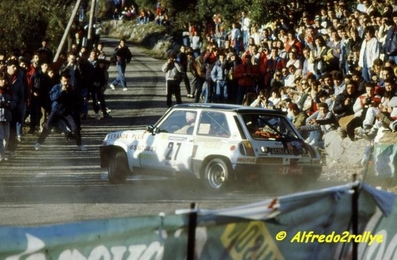 Rene Valetti - Jean Falletti
29º Critérium des Cévennes 1986. Renault 5 Turbo. Clasificado 17º.

Del 8 al 9 de Noviembre, Montpellier, Francia.
Superficie: asfalto con un total de 277.90 km divididos en 17 tramos cronometrados.
(Uno de ellos fue cancelado SS4 Le Vigan - St-Bresson de 14.30 km)

Tomaron la salida 198 equipos, finalizaron 87.@
Palabras clave: Rene_Valetti;Jean_Falletti;Renault;Turbo;TDC;Grupo_B;1985