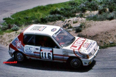 Jean-Marie Santoni - Noel Guidicelli
30º Tour de Corse 1986 - Rallye de France 1986. Peugeot 205 GTi 1.6 (828 EJ 2B). Clasificado 17º.

Del 1 al 3 de Mayo, Ajaccio, Córcega, Francia.
Superficie: asfalto.

El Rally tenia un total de 1551.00 km de los que 1122.34 km divididos en 30 tramos eran especiales. (4 de ellos fueron cancelados. SS12 Figarella - Cardo de 15.75 Km, SS18 Corte - Taverna de 26.84 Km, SS19 Moltifao - Speloncato de 38.16 Km y SS20 Corbara - Calenzana de 23.69 Km. Los 3 últimos por el fatal accidente de Henri y Sergio).
Tomaron la salida 122 equipos, finalizaron 31.

En esta edición habí­an 5 tramos de 50 o mas Km cronometrados, SS7 Cozzano - Col de la Serra de 50.84, SS8 Muracciole - Abbazia de 50.00, SS10 Pont d'Altiani - Pont St Laurent de 56.01, SS14 Prunelli - San Pancrazio de 55.67 y SS17 Campe Militaire - Corte de 58.14. Uno de mas de 70 km, SS23 Saint Roch - Suaricchio de 78.19, y otro, el último, SS30 Liamone - Suaricchio de 83.16 Km.

Aquí dejo los kilómetros de cada uno de los 30 tramos del Rally:

1ª ETAPA (01-Mayo-1986)
SS1 Verghia - Pont de la Masina de 38.09 km
SS2 Sainte Marie Sicche - Moca 1 de 23.96 km
SS3 Petreto - Aullene 1 de 20.03 km
SS4 Zerubia - Santa Giulia de 30.60 km
SS5 Sartene - Zonza de 44.23 km
SS6 Aullene - Zicavo de 25.59 km
SS7 Cozzano - Col de la Serra de 50.84 km
SS8 Muracciole - Abbazia de 50.00 km
SS9 Campo al Quarcio - Ponte de Noceta de 33.77 km
SS10 Pont d'Altiani - Pont St Laurent de 56.01 km
SS11 Ponte Rosso - Borgo de 42.29 km

TOTAL ETAPA 415.41 km

2ª ETAPA (02 Mayo-1986)
SS12 Figarella - Cardo (cancelado) de 15.75 km
SS13 Saint Florent - Col de San Stefano de 26.81 km
SS14 Prunelli - San Pancrazio de 55.67 km
SS15 Folelli - Santa Lucia di Moriani de 18.49 km
SS16 Moriani Plage - Orsoni de 20.10 km
SS17 Campe Militaire Corte de 58.14 km
SS18 Corte - Taverna (cancelado) de 26.84 km
SS19 Moltifao - Speloncato (cancelado) de 38.16 km
SS20 Corbara - Calenzana (cancelado) de 23.69 km

TOTAL ETAPA 283.65 km

3ª ETAPA (03-Mayo-1986)
SS21 Norte Dame de la Serra - Pont du Fango de 28.77 km
SS22 Fango - Ota de 48.59 km
SS23 Saint Roch - Suaricchio de 78.19 km
SS24 Tavera - Pont de Mezzana de 30.57 km
SS25 Sainte Marie Sicche - Moca 2 de 23.96 km
SS26 Petreto - Aullene 2 de 20.03 km
SS27 Sorbollano - Santa Giulia de 35.59 km
SS28 Calvese - Agosta Plage de 38.69 km
SS29 Plaine de Peri - Capiglioli de 35.73 km
SS30 Liamone - Suaricchio 83.16 km

TOTAL ETAPA 423.28 km.
SUMANDO LAS TRES ETAPAS, ESTAMOS HABLANDO DE 1122.34 KM CRONOMETRADOS... UNA SALVAJADA...
Palabras clave: Peugeot;GTi;Corse;Corcega;1986