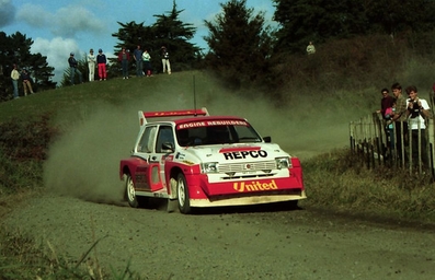 Tony Teesdale - Greg Horne
16º AWA Clarion Rally de Nueva Zelanda 1986. MG Metro 6R4 (MT8217). Clasificado 23º.

Del 5 al 8 de Julio, Auckland, Nueva Zelanda.
Superficie: tierra.

El Rally tenia un total de 1980 km de los que 597.76 km divididos en 35 tramos eran especiales, (uno de ellos fue cancelado SS26 Kawerau Forest de 26.73 Km).

Se inscribieron 55 equipos, tomaron la salida 52, finalizaron 40.@
Palabras clave: Tony_Teesdale;MG;Metro;Nueva_Zelanda;1986;Grupo_B