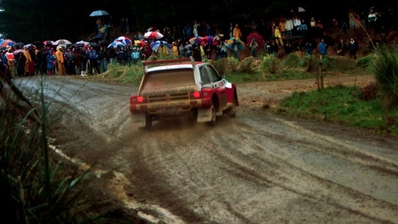 Tony Teesdale - Greg Horne
16º AWA Clarion Rally de Nueva Zelanda 1986. MG Metro 6R4 (MT8217). Clasificado 23º.

Del 5 al 8 de Julio, Auckland, Nueva Zelanda.
Superficie: tierra.

El Rally tenia un total de 1980 km de los que 597.76 km divididos en 35 tramos eran especiales, (uno de ellos fue cancelado SS26 Kawerau Forest de 26.73 Km).

Se inscribieron 55 equipos, tomaron la salida 52, finalizaron 40.@
Palabras clave: Tony_Teesdale;MG;Metro;Nueva_Zelanda;1986;Grupo_B