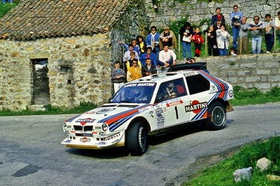 Markku Alén - Ilkka Kivimäki
30º Tour de Corse - Rallye de France 1986. Lancia Delta S4 (TO 76794E).

Todo el Equipo Martini Lancia abandona el Rallye a causa del fatal accidente de Henri Toivonen junto a su copiloto Sergio Cresto el 02-Mayo-1986. D.E.P / R.I.P.

Del 1 al 3 de Mayo, Ajaccio, Córcega, Francia.
Superficie: asfalto.
El Rally tenia un total de 1551.00 km de los que 1122.34 km divididos en 30 tramos eran especiales. (4 de ellos fueron cancelados. SS12 Figarella - Cardo de 15.75 Km, SS18 Corte - Taverna de 26.84 Km, SS19 Moltifao - Speloncato de 38.16 Km y SS20 Corbara - Calenzana de 23.69 Km. Los 3 últimos por el fatal accidente de Henri y Sergio).
Tomaron la salida 122 equipos, finalizaron 31.

En esta edición habí­an 5 tramos de 50 o mas Km cronometrados, SS7 Cozzano - Col de la Serra de 50.84, SS8 Muracciole - Abbazia de 50.00, SS10 Pont d'Altiani - Pont St Laurent de 56.01, SS14 Prunelli - San Pancrazio de 55.67 y SS17 Campe Militaire - Corte de 58.14. Uno de mas de 70 km, SS23 Saint Roch - Suaricchio de 78.19, y otro, el último, SS30 Liamone - Suaricchio de 83.16 Km.

Aquí dejo los kilómetros de cada uno de los 30 tramos del Rally:

1ª ETAPA (01-Mayo-1986)
SS1 Verghia - Pont de la Masina de 38.09 km
SS2 Sainte Marie Sicche - Moca 1 de 23.96 km
SS3 Petreto - Aullene 1 de 20.03 km
SS4 Zerubia - Santa Giulia de 30.60 km
SS5 Sartene - Zonza de 44.23 km
SS6 Aullene - Zicavo de 25.59 km
SS7 Cozzano - Col de la Serra de 50.84 km
SS8 Muracciole - Abbazia de 50.00 km
SS9 Campo al Quarcio - Ponte de Noceta de 33.77 km
SS10 Pont d'Altiani - Pont St Laurent de 56.01 km
SS11 Ponte Rosso - Borgo de 42.29 km

TOTAL ETAPA 415.41 km

2ª ETAPA (02 Mayo-1986)
SS12 Figarella - Cardo (cancelado) de 15.75 km
SS13 Saint Florent - Col de San Stefano de 26.81 km
SS14 Prunelli - San Pancrazio de 55.67 km
SS15 Folelli - Santa Lucia di Moriani de 18.49 km
SS16 Moriani Plage - Orsoni de 20.10 km
SS17 Campe Militaire Corte de 58.14 km
SS18 Corte - Taverna (cancelado) de 26.84 km
SS19 Moltifao - Speloncato (cancelado) de 38.16 km
SS20 Corbara - Calenzana (cancelado) de 23.69 km

TOTAL ETAPA 283.65 km

3ª ETAPA (03-Mayo-1986)
SS21 Norte Dame de la Serra - Pont du Fango de 28.77 km
SS22 Fango - Ota de 48.59 km
SS23 Saint Roch - Suaricchio de 78.19 km
SS24 Tavera - Pont de Mezzana de 30.57 km
SS25 Sainte Marie Sicche - Moca 2 de 23.96 km
SS26 Petreto - Aullene 2 de 20.03 km
SS27 Sorbollano - Santa Giulia de 35.59 km
SS28 Calvese - Agosta Plage de 38.69 km
SS29 Plaine de Peri - Capiglioli de 35.73 km
SS30 Liamone - Suaricchio 83.16 km

TOTAL ETAPA 423.28 km.
@
Palabras clave: Markku_Alen;Lancia;Delta;Grupo_B;Corcega;1986;Corse