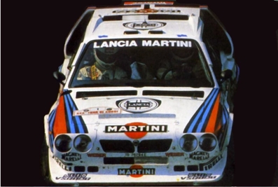 Markku Alén - Ilkka Kivimäki
30º Tour de Corse - Rallye de France 1986. Lancia Delta S4 (TO 76794E).

Todo el Equipo Martini Lancia abandona el Rallye a causa del fatal accidente de Henri Toivonen junto a su copiloto Sergio Cresto el 02-Mayo-1986. D.E.P / R.I.P.

Del 1 al 3 de Mayo, Ajaccio, Córcega, Francia.
Superficie: asfalto.
El Rally tenia un total de 1551.00 km de los que 1122.34 km divididos en 30 tramos eran especiales. (4 de ellos fueron cancelados. SS12 Figarella - Cardo de 15.75 Km, SS18 Corte - Taverna de 26.84 Km, SS19 Moltifao - Speloncato de 38.16 Km y SS20 Corbara - Calenzana de 23.69 Km. Los 3 últimos por el fatal accidente de Henri y Sergio).
Tomaron la salida 122 equipos, finalizaron 31.

En esta edición habí­an 5 tramos de 50 o mas Km cronometrados, SS7 Cozzano - Col de la Serra de 50.84, SS8 Muracciole - Abbazia de 50.00, SS10 Pont d'Altiani - Pont St Laurent de 56.01, SS14 Prunelli - San Pancrazio de 55.67 y SS17 Campe Militaire - Corte de 58.14. Uno de mas de 70 km, SS23 Saint Roch - Suaricchio de 78.19, y otro, el último, SS30 Liamone - Suaricchio de 83.16 Km.

Aquí dejo los kilómetros de cada uno de los 30 tramos del Rally:

1ª ETAPA (01-Mayo-1986)
SS1 Verghia - Pont de la Masina de 38.09 km
SS2 Sainte Marie Sicche - Moca 1 de 23.96 km
SS3 Petreto - Aullene 1 de 20.03 km
SS4 Zerubia - Santa Giulia de 30.60 km
SS5 Sartene - Zonza de 44.23 km
SS6 Aullene - Zicavo de 25.59 km
SS7 Cozzano - Col de la Serra de 50.84 km
SS8 Muracciole - Abbazia de 50.00 km
SS9 Campo al Quarcio - Ponte de Noceta de 33.77 km
SS10 Pont d'Altiani - Pont St Laurent de 56.01 km
SS11 Ponte Rosso - Borgo de 42.29 km

TOTAL ETAPA 415.41 km

2ª ETAPA (02 Mayo-1986)
SS12 Figarella - Cardo (cancelado) de 15.75 km
SS13 Saint Florent - Col de San Stefano de 26.81 km
SS14 Prunelli - San Pancrazio de 55.67 km
SS15 Folelli - Santa Lucia di Moriani de 18.49 km
SS16 Moriani Plage - Orsoni de 20.10 km
SS17 Campe Militaire Corte de 58.14 km
SS18 Corte - Taverna (cancelado) de 26.84 km
SS19 Moltifao - Speloncato (cancelado) de 38.16 km
SS20 Corbara - Calenzana (cancelado) de 23.69 km

TOTAL ETAPA 283.65 km

3ª ETAPA (03-Mayo-1986)
SS21 Norte Dame de la Serra - Pont du Fango de 28.77 km
SS22 Fango - Ota de 48.59 km
SS23 Saint Roch - Suaricchio de 78.19 km
SS24 Tavera - Pont de Mezzana de 30.57 km
SS25 Sainte Marie Sicche - Moca 2 de 23.96 km
SS26 Petreto - Aullene 2 de 20.03 km
SS27 Sorbollano - Santa Giulia de 35.59 km
SS28 Calvese - Agosta Plage de 38.69 km
SS29 Plaine de Peri - Capiglioli de 35.73 km
SS30 Liamone - Suaricchio 83.16 km

TOTAL ETAPA 423.28 km.
@
Palabras clave: Markku_Alen;Lancia;Delta;Grupo_B;Corcega;1986;Corse