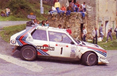 Markku Alén - Ilkka Kivimäki
30º Tour de Corse - Rallye de France 1986. Lancia Delta S4 (TO 76794E).

Todo el Equipo Martini Lancia abandona el Rallye a causa del fatal accidente de Henri Toivonen junto a su copiloto Sergio Cresto el 02-Mayo-1986. D.E.P / R.I.P.

Del 1 al 3 de Mayo, Ajaccio, Córcega, Francia.
Superficie: asfalto.
El Rally tenia un total de 1551.00 km de los que 1122.34 km divididos en 30 tramos eran especiales. (4 de ellos fueron cancelados. SS12 Figarella - Cardo de 15.75 Km, SS18 Corte - Taverna de 26.84 Km, SS19 Moltifao - Speloncato de 38.16 Km y SS20 Corbara - Calenzana de 23.69 Km. Los 3 últimos por el fatal accidente de Henri y Sergio).
Tomaron la salida 122 equipos, finalizaron 31.

En esta edición habí­an 5 tramos de 50 o mas Km cronometrados, SS7 Cozzano - Col de la Serra de 50.84, SS8 Muracciole - Abbazia de 50.00, SS10 Pont d'Altiani - Pont St Laurent de 56.01, SS14 Prunelli - San Pancrazio de 55.67 y SS17 Campe Militaire - Corte de 58.14. Uno de mas de 70 km, SS23 Saint Roch - Suaricchio de 78.19, y otro, el último, SS30 Liamone - Suaricchio de 83.16 Km.

Aquí dejo los kilómetros de cada uno de los 30 tramos del Rally:

1ª ETAPA (01-Mayo-1986)
SS1 Verghia - Pont de la Masina de 38.09 km
SS2 Sainte Marie Sicche - Moca 1 de 23.96 km
SS3 Petreto - Aullene 1 de 20.03 km
SS4 Zerubia - Santa Giulia de 30.60 km
SS5 Sartene - Zonza de 44.23 km
SS6 Aullene - Zicavo de 25.59 km
SS7 Cozzano - Col de la Serra de 50.84 km
SS8 Muracciole - Abbazia de 50.00 km
SS9 Campo al Quarcio - Ponte de Noceta de 33.77 km
SS10 Pont d'Altiani - Pont St Laurent de 56.01 km
SS11 Ponte Rosso - Borgo de 42.29 km

TOTAL ETAPA 415.41 km

2ª ETAPA (02 Mayo-1986)
SS12 Figarella - Cardo (cancelado) de 15.75 km
SS13 Saint Florent - Col de San Stefano de 26.81 km
SS14 Prunelli - San Pancrazio de 55.67 km
SS15 Folelli - Santa Lucia di Moriani de 18.49 km
SS16 Moriani Plage - Orsoni de 20.10 km
SS17 Campe Militaire Corte de 58.14 km
SS18 Corte - Taverna (cancelado) de 26.84 km
SS19 Moltifao - Speloncato (cancelado) de 38.16 km
SS20 Corbara - Calenzana (cancelado) de 23.69 km

TOTAL ETAPA 283.65 km

3ª ETAPA (03-Mayo-1986)
SS21 Norte Dame de la Serra - Pont du Fango de 28.77 km
SS22 Fango - Ota de 48.59 km
SS23 Saint Roch - Suaricchio de 78.19 km
SS24 Tavera - Pont de Mezzana de 30.57 km
SS25 Sainte Marie Sicche - Moca 2 de 23.96 km
SS26 Petreto - Aullene 2 de 20.03 km
SS27 Sorbollano - Santa Giulia de 35.59 km
SS28 Calvese - Agosta Plage de 38.69 km
SS29 Plaine de Peri - Capiglioli de 35.73 km
SS30 Liamone - Suaricchio 83.16 km

TOTAL ETAPA 423.28 km.
@
Palabras clave: Markku_Alen;Lancia;Delta;Grupo_B;Corcega;1986;Corse