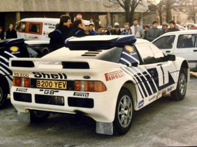 Stig Blomqvist - Bruno Berglund
36º International Suecia Rally 1986. Ford RS200 (B200 YEV). Abandonó por motor en SS12 Älvsbacka de 14.00 km.

Del 14 al 16 de Febrero, Karlstad, Suecia.
Superficie: nieve - hielo.

El Rally tenia un total de 1670.00 km de los que 556.79 km divididos en 30 tramos eran especiales.

Tomaron la salida 107 equipos, finalizaron 62.@
Palabras clave: Stig_Blomqvist;Ford;RS200;Grupo_B;Suecia;1986