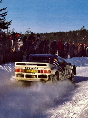 Stig Blomqvist - Bruno Berglund
36º International Suecia Rally 1986. Ford RS200 (B200 YEV). Abandonó por motor en SS12 Älvsbacka de 14.00 km.

Del 14 al 16 de Febrero, Karlstad, Suecia.
Superficie: nieve - hielo.

El Rally tenia un total de 1670.00 km de los que 556.79 km divididos en 30 tramos eran especiales.

Tomaron la salida 107 equipos, finalizaron 62.@
Palabras clave: Stig_Blomqvist;Ford;RS200;Grupo_B;Suecia;1986;nieve