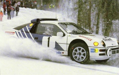 Stig Blomqvist - Bruno Berglund
36º International Suecia Rally 1986. Ford RS200 (B200 YEV). Abandonó por motor en SS12 Älvsbacka de 14.00 km.

Del 14 al 16 de Febrero, Karlstad, Suecia.
Superficie: nieve - hielo.

El Rally tenia un total de 1670.00 km de los que 556.79 km divididos en 30 tramos eran especiales.

Tomaron la salida 107 equipos, finalizaron 62.@
Palabras clave: Stig_Blomqvist;Ford;RS200;Grupo_B;1986;nieve