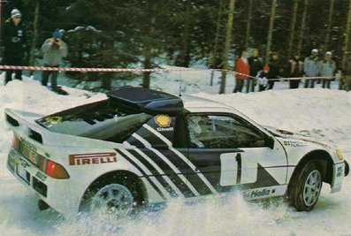 Stig Blomqvist - Bruno Berglund
36º International Suecia Rally 1986. Ford RS200 (B200 YEV). Abandonó por motor en SS12 Älvsbacka de 14.00 km.

Del 14 al 16 de Febrero, Karlstad, Suecia.
Superficie: nieve - hielo.

El Rally tenia un total de 1670.00 km de los que 556.79 km divididos en 30 tramos eran especiales.

Tomaron la salida 107 equipos, finalizaron 62.@
Palabras clave: Stig_Blomqvist;Ford;RS200;Grupo_B;Suecia;1986;nieve