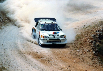 Timo Salonen - Seppo Harjanne
33º Acropolis Rally 1986. Peugeot 205 Turbo 16 E2 (311 FPF 75). Abandonó por la suspensión del coche en SS30 Arhani de 8.56 Km.

Del 2 al 4 de Junio, Atenas, Grecia.
Superficie: tierra.

El Rally tení­a un total de 1890.00 km de los que 572.13 km divididos en 46 tramos eran especiales (8 de ellas fueron cancelados SS8, SS9, SS10, SS14, SS16, SS21, SS36 y SS45)

Tomaron la salida 101 equipos, finalizaron 34.@
Palabras clave: Timo_Salonen;Peugeot;Turbo;Grupo_B;Grecia;Acropolis;1986