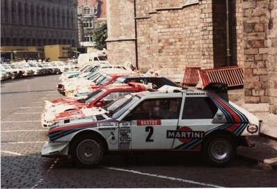 Fabrizio Tabaton - Luciano Tedeschini
22º Ypres 24 Hours Rally 1986. Lancia Delta S4 (TO 76797E). Abandonó por accidente, desconocemos en que especial.

Al lado del Lancia hay el Ford RS 200 (C200 MNO) de Robert Droogmans - Ronny Joosten. Clasificado 1º.

Del 27 al 29 de Junio, Ypres, Bélgica.
Superficie: asfalto.

El Rally estaba dividido en 2 etapas y 411.41 km cronometrados divididos en 37 tramos especiales.

Tomaron la salida 155 equipos, finalizaron 70.
@
Palabras clave: Fabrizio_Tabaton;Luciano_Tedeschini;Robert_Droogmans;Ronny_Joosten;Lancia;Delta;S4;Ford;RS;Ypres;1986;Grupo_B;parque_cerrado