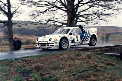 Stig Blomqvist - Bruno Berglund
22º Fram Filters Welsh International Rally 1986. Ford RS200 (C200 LWC). Abandonó por accidente.

Del 3 al 4 de Mayo, Cardiff, Gales, Reino Unido
Superficie: tierra - asfalto.

El Rally constaba de 38 tramos cronometrados, desconocemos la totalidad de kilómetros.

Tomaron la salida 124 equipos, finalizaron 67.@
Palabras clave: Stig_Blomqvist;Ford;RS200;Grupo_B;Welsh_Rally;1986