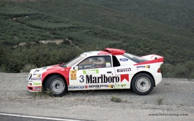 Antonio Zanini Sans - Josep Autet
3º Rally Valeo 1986. Ford RS200.
Abandonó por problemas con el alternador y posterior accidente.

Al apagar 2 de los 4 faros del coche, (por los problemas con el alternador), llegó pasado a un sitio con gravilla, al no verla, patinó y chocó contra un poste de hierro dando 2 vueltas de campana.

Del 15 al 16 de Noviembre, Madrid, España.
Superficie: asfalto.

El Rally constaba de 21 tramos cronometrados, desconocemos cuantos kilómetros totales.

Se inscribieron un mínimo de 63 equipos, finalizaron un mínimo de 48.

© Joan Aymami.
@
Palabras clave: ;Josep_Autet;Ford;RS200;Grupo_B;Valeo;Madrid;1986