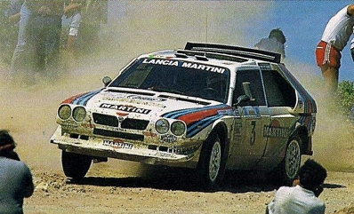 Markku Alén - Ilkka Kivimaki
33º Acrópolis Rally 1986. Lancia Delta S4 (TO 76794E). Abandonó por motor en SS43 Desfina de 7.57 Km.
Martini Lancia

Del 2 al 4 de Junio, Atenas, Grecia.
Superficie: tierra.

El Rally tení­a un total de 1890.00 km de los que 572.13 km divididos en 46 tramos eran especiales (8 de ellas fueron cancelados SS8, SS9, SS10, SS14, SS16, SS21, SS36 y SS45)

Tomaron la salida 101 equipos, finalizaron 34.@
Palabras clave: Lancia;Grupo_B;Delta;Acropolis;1986;Grecia