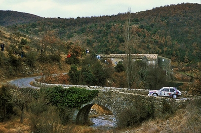 Markku Alén - Ilkka Kivimaki
54º Rallye Automobile de Monte-Carlo 1986. Lancia Delta S4 (A6 37617). Abandonó por el árbol de levas en SS16 St Nazaire le Desert de 23.70 Km.

Del 18 al 24 de Enero, Monte-Carlo.
Superficie: asfalto - nieve.

El Rally tenía un total de 3984.00 km, de los que 881.20 km divididos en 36 tramos eran especiales.

Tomaron la salida 156 equipos, finalizaron 65.@
Palabras clave: Lancia;Grupo_B;Markku_Alen;Montecarlo;Delta;S4;1986