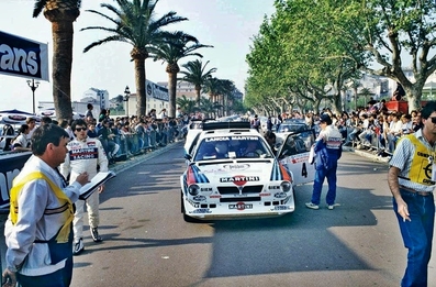 Henri Toivonen - Sergio Cresto
30º Tour de Corse 1986. Lancia Delta S4 (TO 73074E).
El 02-05-1986 sufrieron accidente mortal (D.E.P. / R.I.P.).

Del 1 al 3 de Mayo, Ajaccio, Córcega, Francia.
Superficie: asfalto.
El Rally tenia un total de 1551.00 km de los que 1122.34 km divididos en 30 tramos eran especiales. (4 de ellos fueron cancelados. SS12 Figarella - Cardo de 15.75 Km, SS18 Corte - Taverna de 26.84 Km, SS19 Moltifao - Speloncato de 38.16 Km y SS20 Corbara - Calenzana de 23.69 Km. Los 3 últimos por el fatal accidente de Henri y Sergio).
Tomaron la salida 122 equipos, finalizaron 31.

En esta edición habí­an 5 tramos de 50 o mas Km cronometrados, SS7 Cozzano - Col de la Serra de 50.84, SS8 Muracciole - Abbazia de 50.00, SS10 Pont d'Altiani - Pont St Laurent de 56.01, SS14 Prunelli - San Pancrazio de 55.67 y SS17 Campe Militaire - Corte de 58.14. Uno de mas de 70 km, SS23 Saint Roch - Suaricchio de 78.19, y otro, el último, SS30 Liamone - Suaricchio de 83.16 Km.

Aquí dejo los kilómetros de cada uno de los 30 tramos del Rally:

1ª ETAPA (01-Mayo-1986)
SS1 Verghia - Pont de la Masina de 38.09 km
SS2 Sainte Marie Sicche - Moca 1 de 23.96 km
SS3 Petreto - Aullene 1 de 20.03 km
SS4 Zerubia - Santa Giulia de 30.60 km
SS5 Sartene - Zonza de 44.23 km
SS6 Aullene - Zicavo de 25.59 km
SS7 Cozzano - Col de la Serra de 50.84 km
SS8 Muracciole - Abbazia de 50.00 km
SS9 Campo al Quarcio - Ponte de Noceta de 33.77 km
SS10 Pont d'Altiani - Pont St Laurent de 56.01 km
SS11 Ponte Rosso - Borgo de 42.29 km

TOTAL ETAPA 415.41 km

2ª ETAPA (02 Mayo-1986)
SS12 Figarella - Cardo (cancelado) de 15.75 km
SS13 Saint Florent - Col de San Stefano de 26.81 km
SS14 Prunelli - San Pancrazio de 55.67 km
SS15 Folelli - Santa Lucia di Moriani de 18.49 km
SS16 Moriani Plage - Orsoni de 20.10 km
SS17 Campe Militaire Corte de 58.14 km
SS18 Corte - Taverna (cancelado) de 26.84 km
SS19 Moltifao - Speloncato (cancelado) de 38.16 km
SS20 Corbara - Calenzana (cancelado) de 23.69 km

TOTAL ETAPA 283.65 km

3ª ETAPA (03-Mayo-1986)
SS21 Norte Dame de la Serra - Pont du Fango de 28.77 km
SS22 Fango - Ota de 48.59 km
SS23 Saint Roch - Suaricchio de 78.19 km
SS24 Tavera - Pont de Mezzana de 30.57 km
SS25 Sainte Marie Sicche - Moca 2 de 23.96 km
SS26 Petreto - Aullene 2 de 20.03 km
SS27 Sorbollano - Santa Giulia de 35.59 km
SS28 Calvese - Agosta Plage de 38.69 km
SS29 Plaine de Peri - Capiglioli de 35.73 km
SS30 Liamone - Suaricchio 83.16 km

TOTAL ETAPA 423.28 km.
SUMANDO LAS TRES ETAPAS, ESTAMOS HABLANDO DE 1122.34 KM CRONOMETRADOS... UNA SALVAJADA...
@
Palabras clave: Henri_Toivonen;Sergio_Cresto;Lancia;Delta;Grupo_B;Corcega;1986;Corse