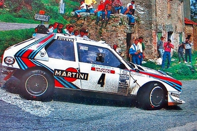 Henri Toivonen - Sergio Cresto
30º Tour de Corse 1986. Lancia Delta S4 (TO 73074E).
El 02-05-1986 sufrieron accidente mortal (D.E.P. / R.I.P.).

Del 1 al 3 de Mayo, Ajaccio, Córcega, Francia.
Superficie: asfalto.
El Rally tenia un total de 1551.00 km de los que 1122.34 km divididos en 30 tramos eran especiales. (4 de ellos fueron cancelados. SS12 Figarella - Cardo de 15.75 Km, SS18 Corte - Taverna de 26.84 Km, SS19 Moltifao - Speloncato de 38.16 Km y SS20 Corbara - Calenzana de 23.69 Km. Los 3 últimos por el fatal accidente de Henri y Sergio).
Tomaron la salida 122 equipos, finalizaron 31.

En esta edición habí­an 5 tramos de 50 o mas Km cronometrados, SS7 Cozzano - Col de la Serra de 50.84, SS8 Muracciole - Abbazia de 50.00, SS10 Pont d'Altiani - Pont St Laurent de 56.01, SS14 Prunelli - San Pancrazio de 55.67 y SS17 Campe Militaire - Corte de 58.14. Uno de mas de 70 km, SS23 Saint Roch - Suaricchio de 78.19, y otro, el último, SS30 Liamone - Suaricchio de 83.16 Km.

Aquí dejo los kilómetros de cada uno de los 30 tramos del Rally:

1ª ETAPA (01-Mayo-1986)
SS1 Verghia - Pont de la Masina de 38.09 km
SS2 Sainte Marie Sicche - Moca 1 de 23.96 km
SS3 Petreto - Aullene 1 de 20.03 km
SS4 Zerubia - Santa Giulia de 30.60 km
SS5 Sartene - Zonza de 44.23 km
SS6 Aullene - Zicavo de 25.59 km
SS7 Cozzano - Col de la Serra de 50.84 km
SS8 Muracciole - Abbazia de 50.00 km
SS9 Campo al Quarcio - Ponte de Noceta de 33.77 km
SS10 Pont d'Altiani - Pont St Laurent de 56.01 km
SS11 Ponte Rosso - Borgo de 42.29 km

TOTAL ETAPA 415.41 km

2ª ETAPA (02 Mayo-1986)
SS12 Figarella - Cardo (cancelado) de 15.75 km
SS13 Saint Florent - Col de San Stefano de 26.81 km
SS14 Prunelli - San Pancrazio de 55.67 km
SS15 Folelli - Santa Lucia di Moriani de 18.49 km
SS16 Moriani Plage - Orsoni de 20.10 km
SS17 Campe Militaire Corte de 58.14 km
SS18 Corte - Taverna (cancelado) de 26.84 km
SS19 Moltifao - Speloncato (cancelado) de 38.16 km
SS20 Corbara - Calenzana (cancelado) de 23.69 km

TOTAL ETAPA 283.65 km

3ª ETAPA (03-Mayo-1986)
SS21 Norte Dame de la Serra - Pont du Fango de 28.77 km
SS22 Fango - Ota de 48.59 km
SS23 Saint Roch - Suaricchio de 78.19 km
SS24 Tavera - Pont de Mezzana de 30.57 km
SS25 Sainte Marie Sicche - Moca 2 de 23.96 km
SS26 Petreto - Aullene 2 de 20.03 km
SS27 Sorbollano - Santa Giulia de 35.59 km
SS28 Calvese - Agosta Plage de 38.69 km
SS29 Plaine de Peri - Capiglioli de 35.73 km
SS30 Liamone - Suaricchio 83.16 km

TOTAL ETAPA 423.28 km.
SUMANDO LAS TRES ETAPAS, ESTAMOS HABLANDO DE 1122.34 KM CRONOMETRADOS... UNA SALVAJADA...
@
Palabras clave: Henri_Toivonen;Sergio_Cresto;Lancia;Delta;Grupo_B;Corcega;1986;Corse
