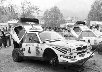 Asistencia del Equipo Martini Lancia en el 30º Tour de Corse - Rallye de France 1986
En el Lancia Delta S4 (#4 - TO 73074E) de Henri Toivonen - Sergio Cresto.
Todo el Equipo Martini Lancia abandona el Rallye a causa del fatal accidente de Henri Toivonen junto a su copiloto Sergio Cresto el 02-Mayo-1986 en SS18 Corte - Taverna de 26.84 km
D.E.P / R.I.P.

Del 1 al 3 de Mayo, Ajaccio, Córcega, Francia.
Superficie: asfalto.
El Rally tenia un total de 1551.00 km de los que 1122.34 km divididos en 30 tramos eran especiales. (4 de ellos fueron cancelados. SS12 Figarella - Cardo de 15.75 Km, SS18 Corte - Taverna de 26.84 Km, SS19 Moltifao - Speloncato de 38.16 Km y SS20 Corbara - Calenzana de 23.69 Km. Los 3 últimos por el fatal accidente de Henri y Sergio).
Tomaron la salida 122 equipos, finalizaron 31.

En esta edición habí­an 5 tramos de 50 o mas Km cronometrados, SS7 Cozzano - Col de la Serra de 50.84, SS8 Muracciole - Abbazia de 50.00, SS10 Pont d'Altiani - Pont St Laurent de 56.01, SS14 Prunelli - San Pancrazio de 55.67 y SS17 Campe Militaire - Corte de 58.14. Uno de mas de 70 km, SS23 Saint Roch - Suaricchio de 78.19, y otro, el último, SS30 Liamone - Suaricchio de 83.16 Km.

Aquí dejo los kilómetros de cada uno de los 30 tramos del Rally:

1ª ETAPA (01-Mayo-1986)
SS1 Verghia - Pont de la Masina de 38.09 km
SS2 Sainte Marie Sicche - Moca 1 de 23.96 km
SS3 Petreto - Aullene 1 de 20.03 km
SS4 Zerubia - Santa Giulia de 30.60 km
SS5 Sartene - Zonza de 44.23 km
SS6 Aullene - Zicavo de 25.59 km
SS7 Cozzano - Col de la Serra de 50.84 km
SS8 Muracciole - Abbazia de 50.00 km
SS9 Campo al Quarcio - Ponte de Noceta de 33.77 km
SS10 Pont d'Altiani - Pont St Laurent de 56.01 km
SS11 Ponte Rosso - Borgo de 42.29 km

TOTAL ETAPA 415.41 km

2ª ETAPA (02 Mayo-1986)
SS12 Figarella - Cardo (cancelado) de 15.75 km
SS13 Saint Florent - Col de San Stefano de 26.81 km
SS14 Prunelli - San Pancrazio de 55.67 km
SS15 Folelli - Santa Lucia di Moriani de 18.49 km
SS16 Moriani Plage - Orsoni de 20.10 km
SS17 Campe Militaire Corte de 58.14 km
SS18 Corte - Taverna (cancelado) de 26.84 km
SS19 Moltifao - Speloncato (cancelado) de 38.16 km
SS20 Corbara - Calenzana (cancelado) de 23.69 km

TOTAL ETAPA 283.65 km

3ª ETAPA (03-Mayo-1986)
SS21 Norte Dame de la Serra - Pont du Fango de 28.77 km
SS22 Fango - Ota de 48.59 km
SS23 Saint Roch - Suaricchio de 78.19 km
SS24 Tavera - Pont de Mezzana de 30.57 km
SS25 Sainte Marie Sicche - Moca 2 de 23.96 km
SS26 Petreto - Aullene 2 de 20.03 km
SS27 Sorbollano - Santa Giulia de 35.59 km
SS28 Calvese - Agosta Plage de 38.69 km
SS29 Plaine de Peri - Capiglioli de 35.73 km
SS30 Liamone - Suaricchio 83.16 km

TOTAL ETAPA 423.28 km.
SUMANDO LAS TRES ETAPAS, ESTAMOS HABLANDO DE 1122.34 KM CRONOMETRADOS... UNA SALVAJADA...
@
Palabras clave: Henri_Toivonen;Lancia;Delta;Grupo_B;Grupo_B;Corse;Corcega;asistencias;1986