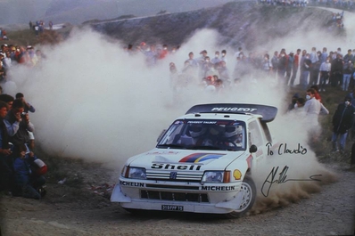 Juha Kankkunen - Juha Piironen
28º Rally Sanremo 1986. Peugeot 205 Turbo 16 E2 (319 FPF 75).

Equipo Peugeot descalificado
El tercer dí­a del Rally se examinó el Peugeot y se decreto que las aletas de la parte de abajo eran en realidad faldillas. Las faldillas habí­an sido prohibidas después del Córcega, y a pesar de que los coches habí­an pasado las verificaciones pre-rally, se excluyeron todos los Peugeot de inmediato. Peugeot llevó el asunto a la FISA en diciembre, y decidió que la exclusión era ilegal.
Todos los puntos del Rally para el Campeonato se anularon, por eso Sanremo de 1986 no pudo considerarse una prueba de WRC, y por eso Markku Alén fue Campeón del Mundo durante tan solo 10 dí­as.

Del 13 al 17 de Octubre, Sanremo, Imperia, Italia.
Superficie: asfalto - tierra.

El Rally tenía un total de 2148.69 Km de los que 532.60 Km divididos en 40 tramos eran especiales, (2 de ellos fueron cancelados SS8 Santa Luce de 12.30 Km y SS22 La Sela 2 de 10.15 Km).

Tomaron la salida 118 equipos, finalizaron 38.

© Claudio Cavion
@@
Palabras clave: ;Juha_Piironen;Peugeot;Turbo;Grupo_B;Sanremo;1986
