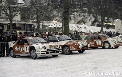 Parque Cerrado en el 29º Boucles de Spa Alphonse Delettre 1986
En la imagen
#4 Ford RS200 (C200 JJN) de Robert Droogmans - Ronny Joosten, abandonó por accidente.
Ford Belga Team

#3 Opel Manta 400 (VB-H 405) de Guy Colsoul - Alain Lopes, clasificado 5º.
Bastos Texaco Racing Team

#2 MG Metro 6R4 (C805 FFC) de Marc Duez - Willy Lux, abandonó por problemas eléctricos.
Belga Team

Del 7 al 9 de Febrero, Spa, Lieja, Bélgica.
Superficie: asfalto.

El Rally constaba de un total de 420.00 km cronometrados.

Tomaron la salida 66 equipos, finalizaron 41.

© Olivier Delhez
@
Palabras clave: Ford;RS200;MG;Metro;Opel;Manta;Grupo_B;Parque_Cerrado;Nieve;1986;Boucles_Spa